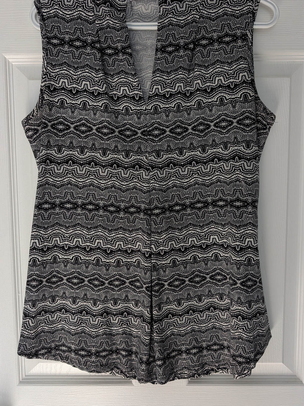MARELLA Black and White Patterned V-Neck Top